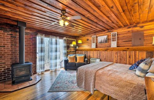 Byrdstown Apartment | Cozy Tennessee Cabin Rental - 1 Mi to Lake