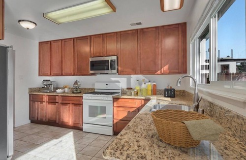 Danville House | Cozy Three Bedroom Home on Cameo Acres