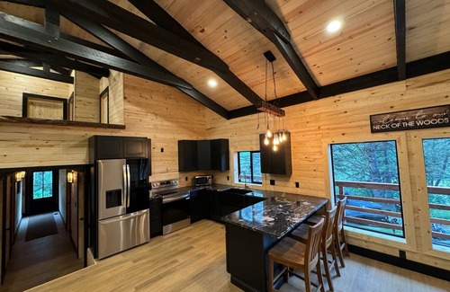 Island Park Cabin | Cozy Timber Cabin 13 miles to Yellowstone National Park!