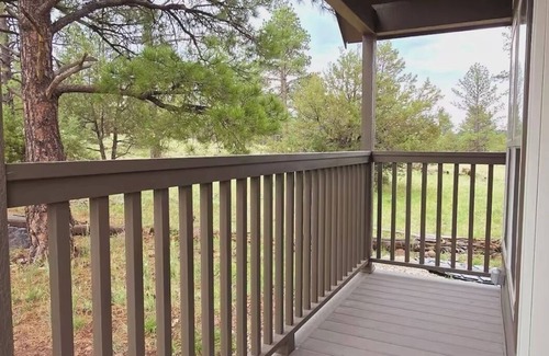 Page Cabin | Cozy Tiny Home King Room #20B