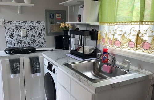Elizabeth House | Cozy Tiny Home near EWR - Unleash the Explorer in You!!