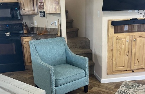 Canton House | Cozy tiny home, perfect for First Monday weekend. Great front porch
