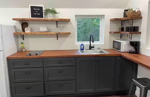 Taylorsville Cottage | Cozy Tiny Home tucked in the woods w/firepitnn