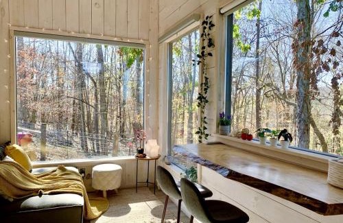 Bradford House | Cozy Tiny House on a Farm in Fredericksburg, Indiana - Perfect Romantic Glamping Destination