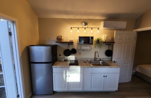 Julian House | Cozy Tiny House Retreat - 4 Minutes from Village