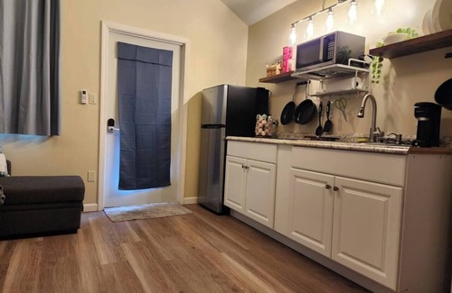 Julian House | Cozy Tiny House Retreat - 4 Minutes from Village
