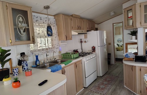 Davenport House | Cozy "Tiny" mobile home in charming Davenport with AC, Wifi, washer and dryer.