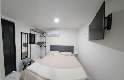 Kendale Lakes House | Cozy Tiny private Guesthouse Miami