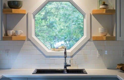 Tofino House | Cozy Tofino Guest House, Walking Distance to the Beach