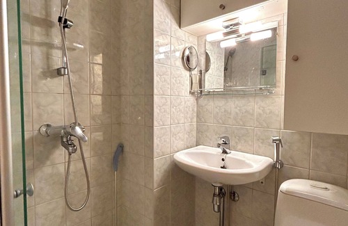 Kamppi Apartment | Cozy Top-Floor Apartment in Trendy Punavuori