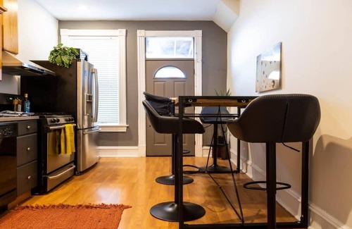 Tower Grove East Apartment | Cozy Tower Grove 2BR | Secret Garden/ABODEbucks
