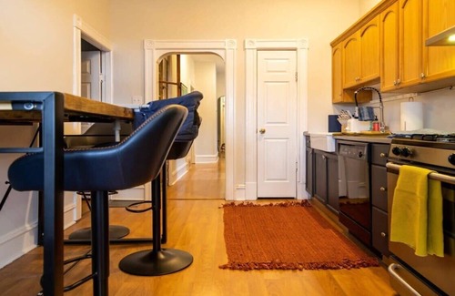 Tower Grove East Apartment | Cozy Tower Grove 2BR | Secret Garden/ABODEbucks