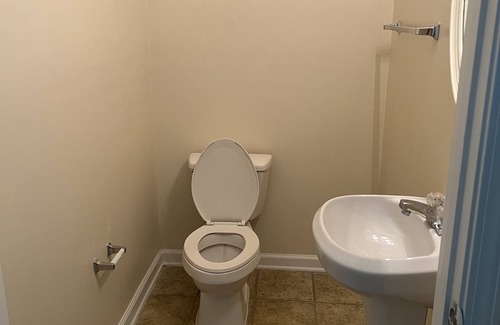 East Point Apartment | Cozy town home style apartment near harts-field Jackson airport