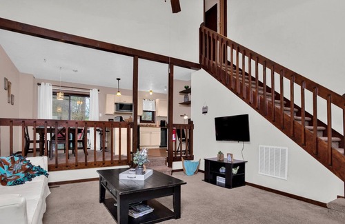 Westover House | Cozy townhome 2 minutes away from Ft. Bragg