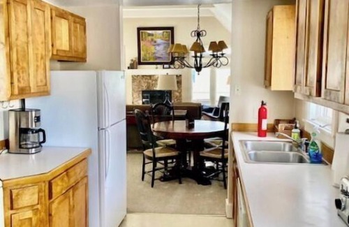 Ketchum House | Cozy Townhome , AMAZING West Ketchum Location, Walk to Town and Lifts