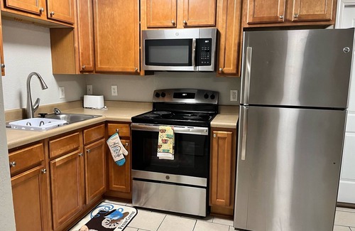 Villa Heights House | Cozy Townhome by Plaza Midwood/Noda/Lightrail, 10 min drive uptown
