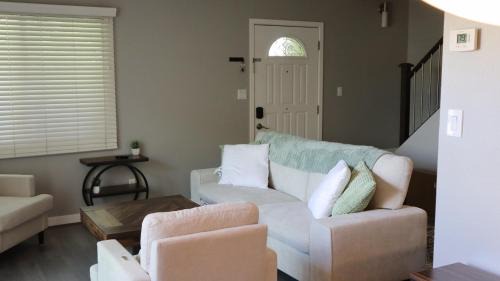 South Scottsdale House | Cozy Townhome Close to Old Town
