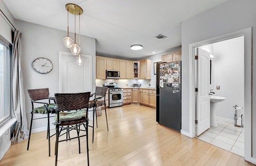 Foster Heights House | Cozy Townhome in Central East Austin