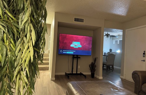 North Arlington House | Cozy townhome in welcoming Arlington with fitness room, AC, WiFi