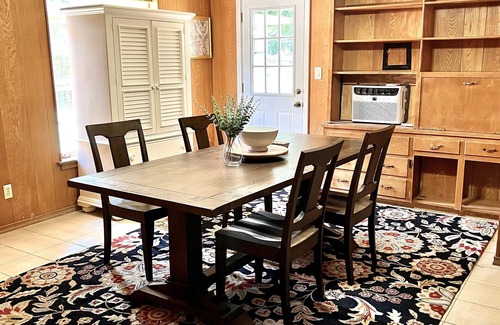 Northeast Dallas House | Cozy Townhome minutes from Dallas