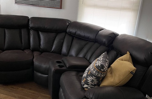 Euclid House | Cozy Townhome minutes from Downtown!