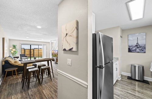 University House | Cozy Townhome| Moffitt| Pool| Gym| Fast WiFi| 2B2B