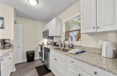 University House | Cozy Townhome| Moffitt| Pool| Gym| Fast WiFi| 2B2B