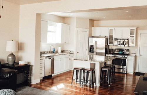 North Logan House | Cozy Townhome North Logan 3BD/2.5BA Sleeps 6+