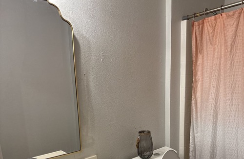 Southside House | Cozy Townhome- Perfect for Families and short travels to Jacksonville!