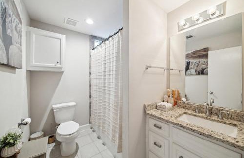 Southeast Houston Apartment | Cozy Townhome with Garage minutes from Hobby Airport