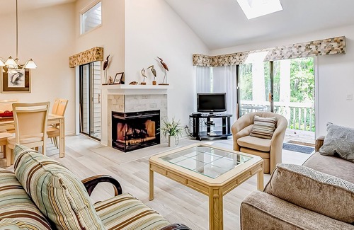 Sea Pines House | Cozy townhome with access to multiple shared amenities, bike paths, shopping