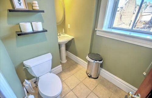 St. Louis House | Cozy townhouse, 1-mi from the heart of Soulard!