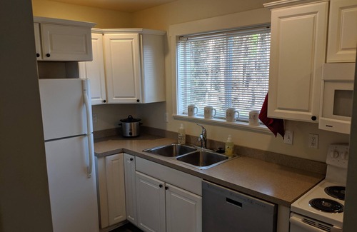 Sandpoint House | Cozy townhouse 6 blocks from downtown Sandpoint. Quiet, friendly neighborhood.