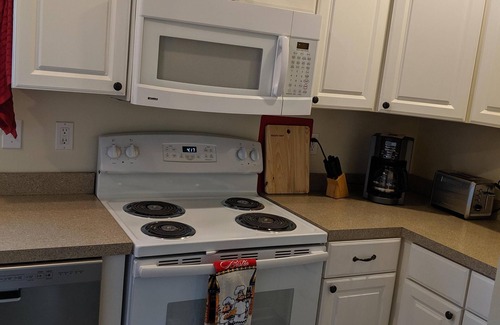 Sandpoint House | Cozy townhouse 6 blocks from downtown Sandpoint. Quiet, friendly neighborhood.
