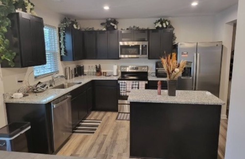 Nashville House | Cozy Townhouse close proximity to Opryland and downtown Nashville!