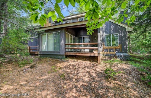 White Haven House | Cozy Townhouse in Jack Frost Ski Resort with hot tub