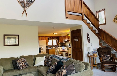Intervale House | Cozy townhouse minutes from North Conway.