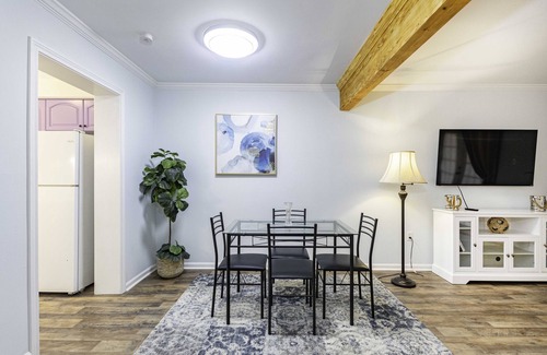 Lafayette House | Cozy townhouse minutes from Downtown Lafayette, LA