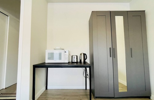 Fort Gary House | Cozy townhouse with Spacious Bedroom and Private Bathroom in South Winnipeg
