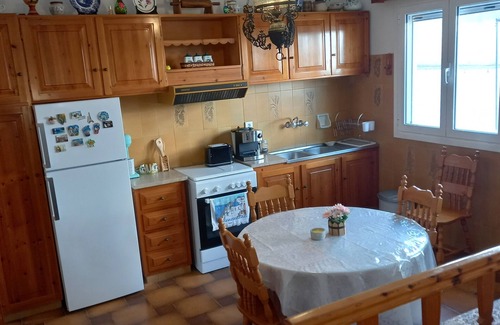 Kardamena Apartment | Cozy Traditional Greek one bed Flat, 7 min Away From Airport 50ft to the Beach