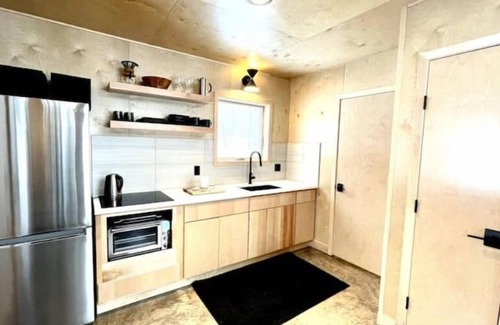 Hayward Cabin | Cozy Trailside Nordic Chic Nature Cottage