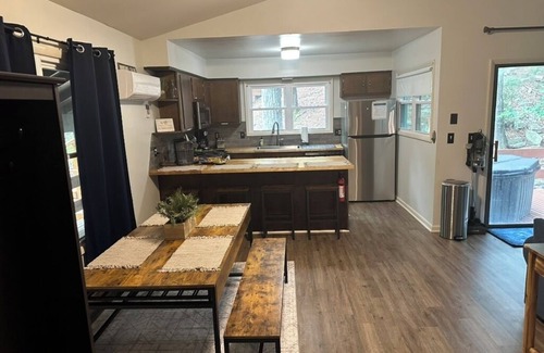 Massanutten House | Cozy Treehouse 2-bedroom cabin in beautiful 4-season Massanutten Resort