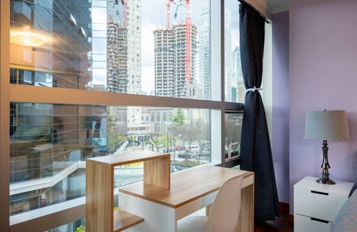 Downtown Vancouver Condo | Cozy Treehouse at Burrard (1 Bedroom Condo)