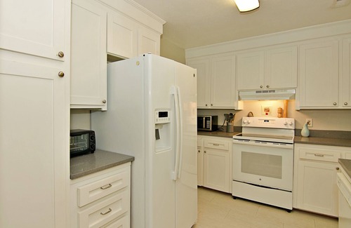 Charleston House | Cozy tropical oasis 10 minutes from beach and downtown Charleston