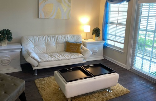 West Palm Beach Apartment | Cozy Tropical Retreat NEAR HYPPOCRATES WELLNESS