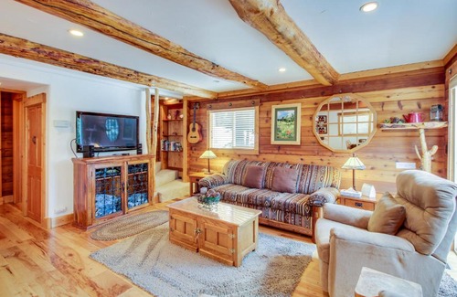 Truckee House | Cozy Truckee Getaway