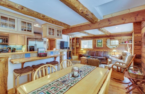 Truckee House | Cozy Truckee Getaway