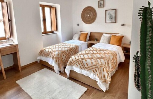 Penacova House | Cozy Twin Room in Jasmine Hotel