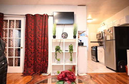 Brooklyn Apartment | Cozy two bedroom apartment close to JFK