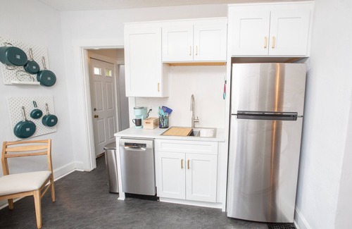 Tipp City House | Cozy Two-Bedroom Bungalow with New Kitchen